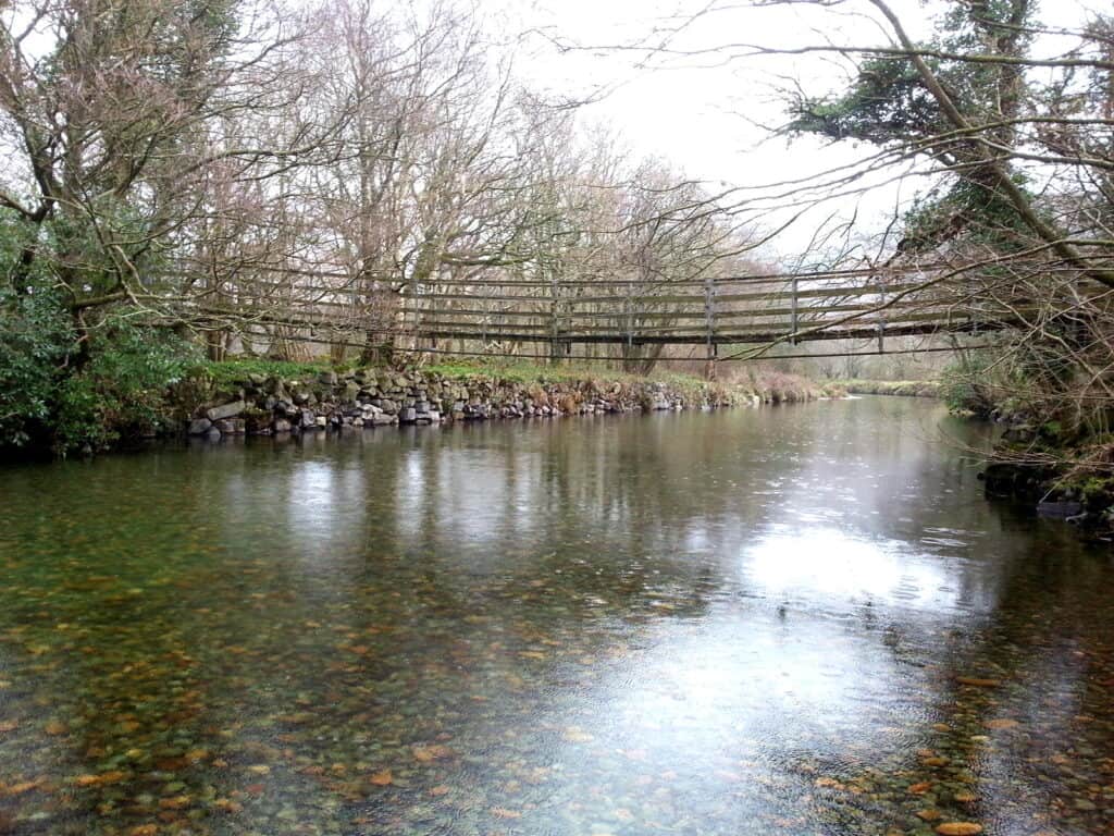 Looking upstream under Stocks Bridge